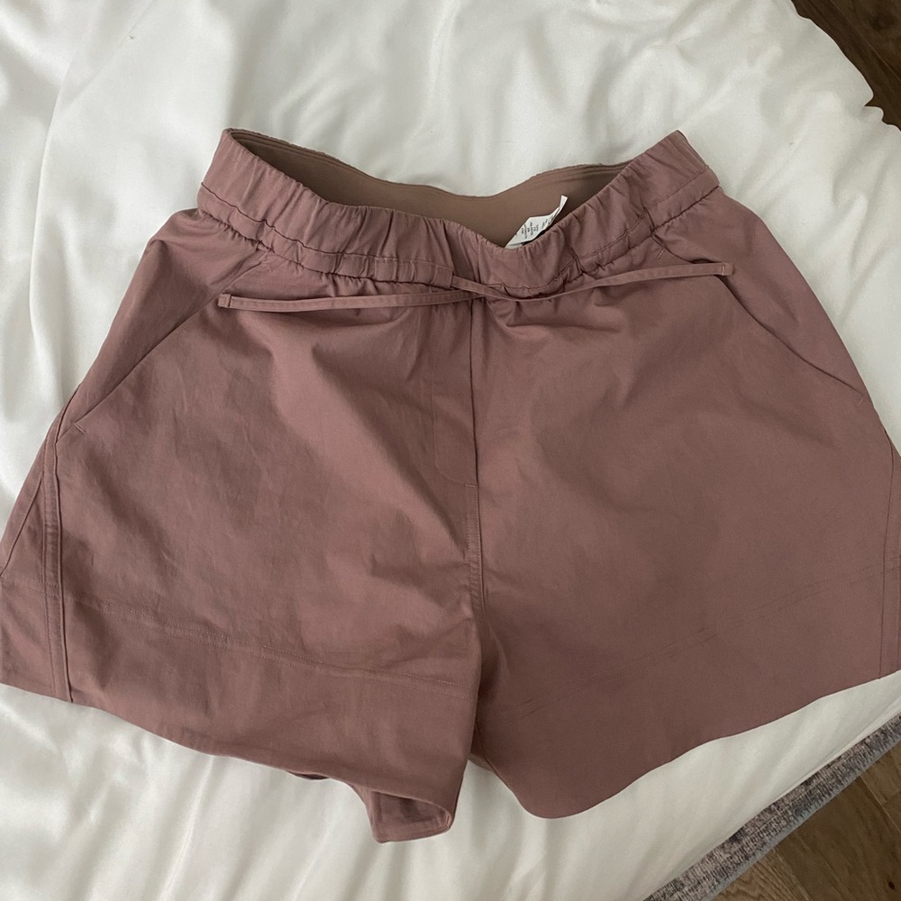 Cinchable waist high rise woven short 3.5- twilight rose- worn once